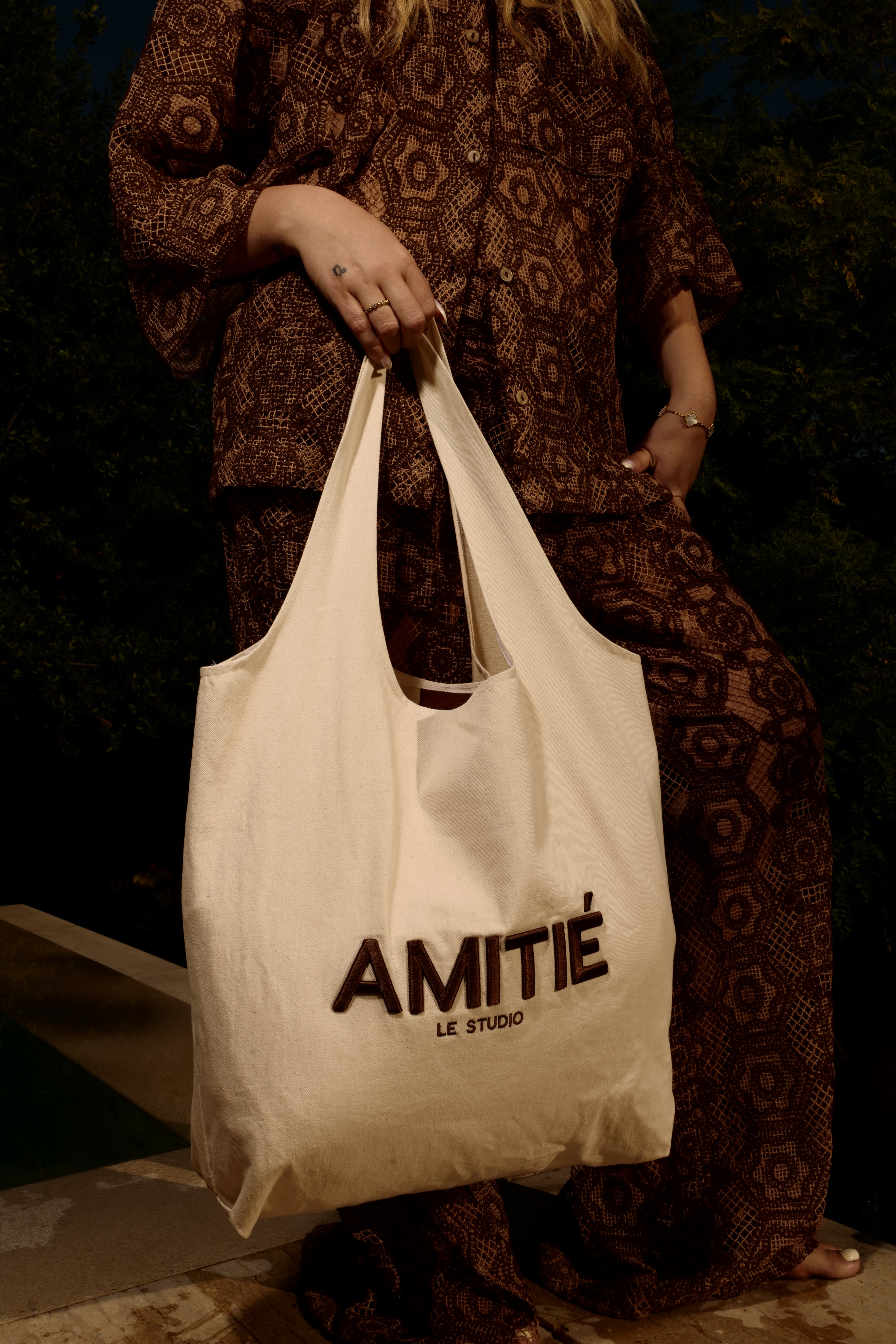 Tote bag