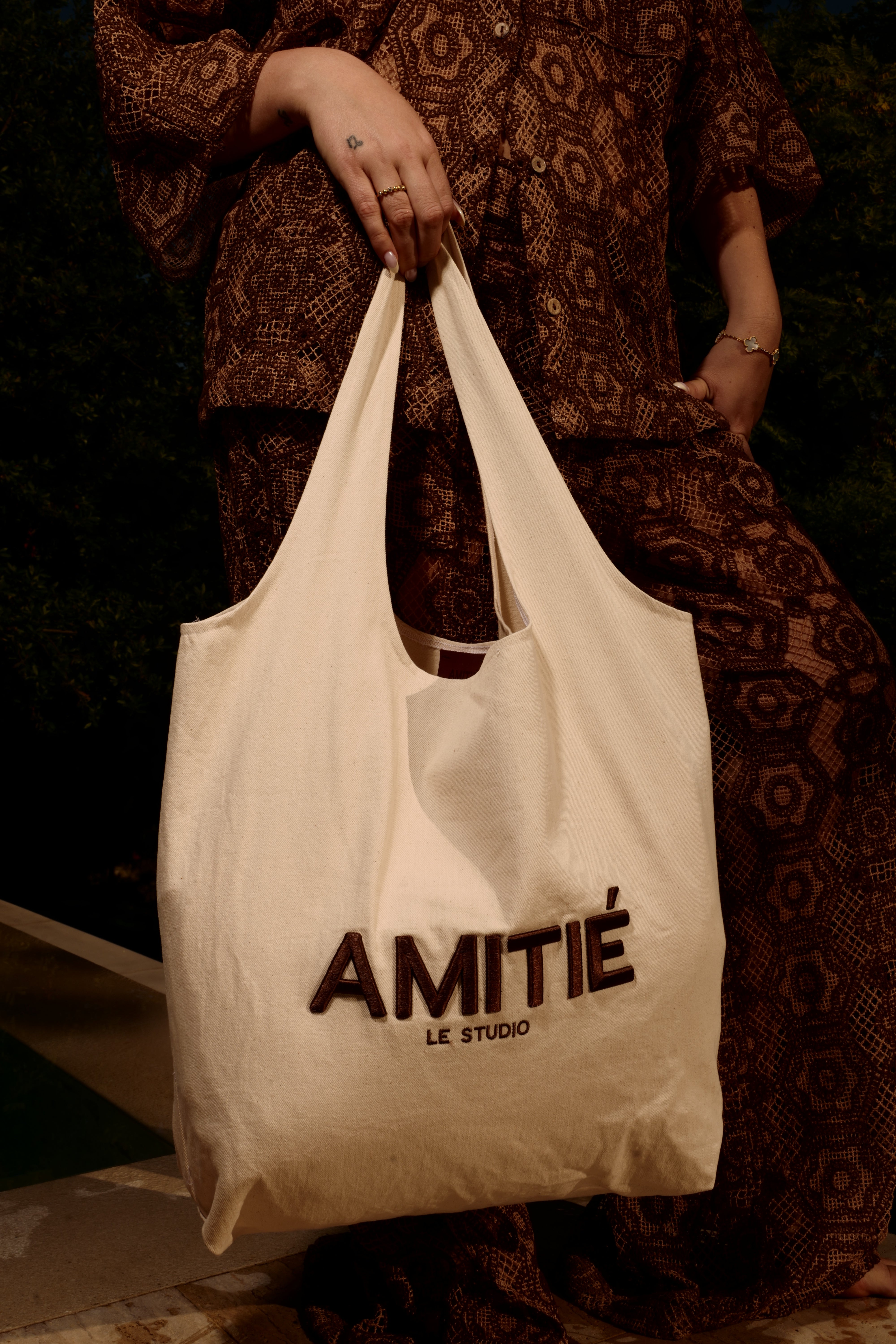 Tote bag