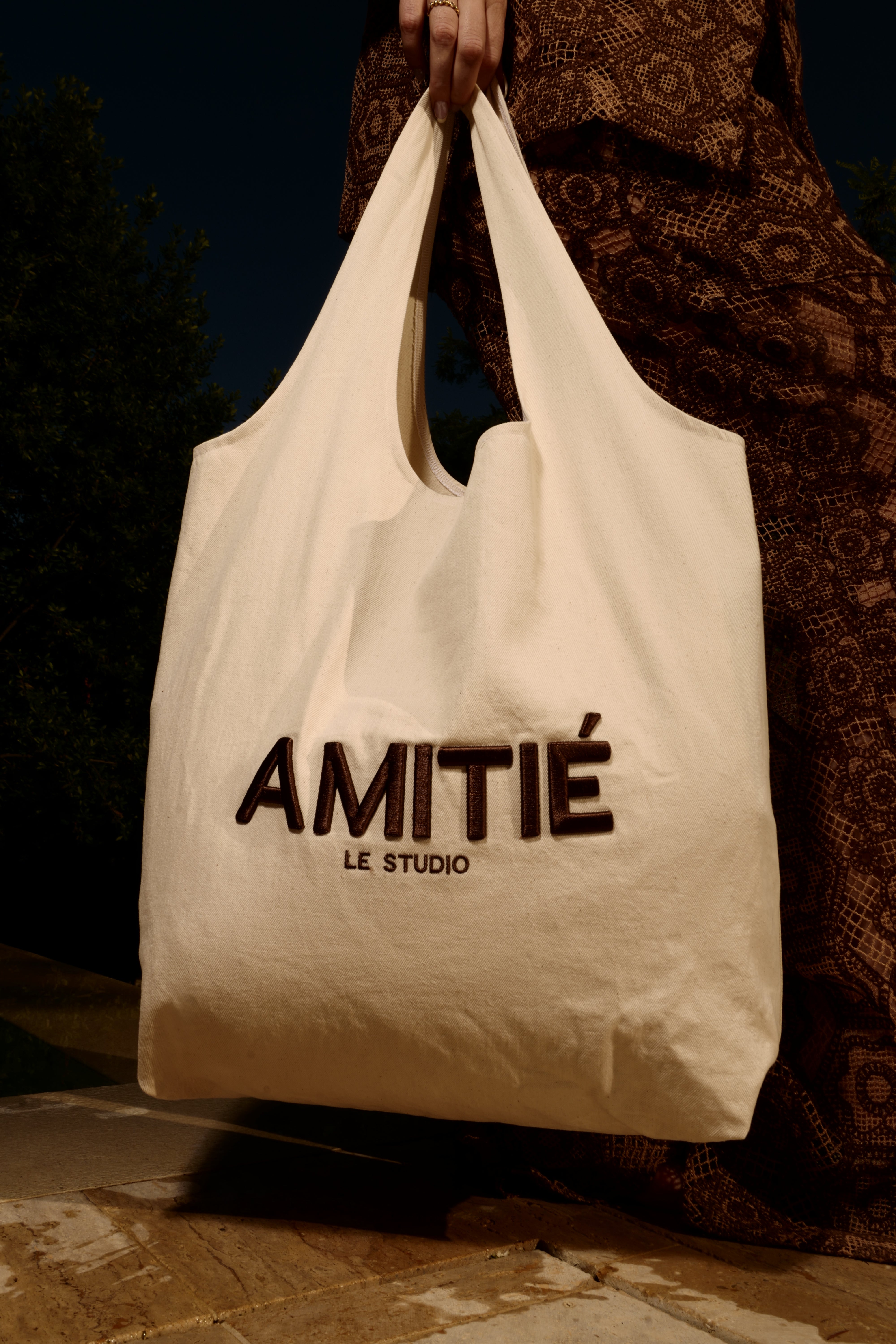 Tote bag